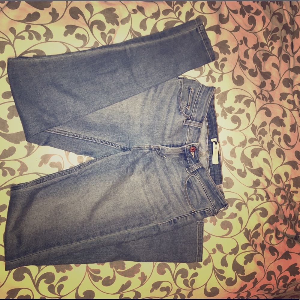 26 Levi's skinny jeans.
